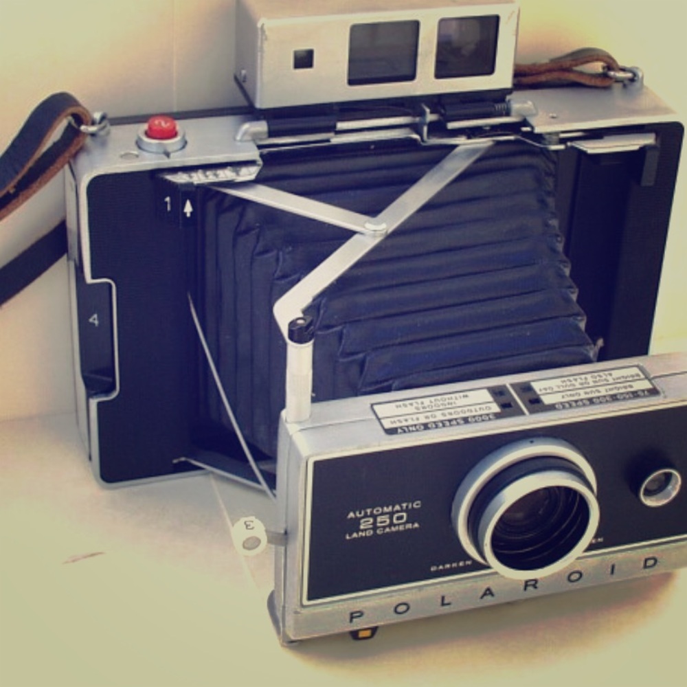 Vintage 1967 Polaroid camera 250 Land Version